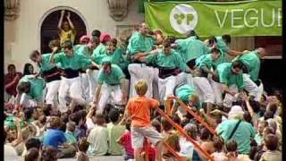 Castellers de Vilafranca  Primer 3 de 9 amb folre i lagulla descarregat [upl. by Shannah]