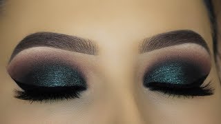 5 MINUTE EASY Sparkly Golden Eye Makeup  Holiday Glitter Eyes [upl. by Woodman795]