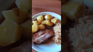 Es gibt Kassler mit Sauerkraut [upl. by Warms]