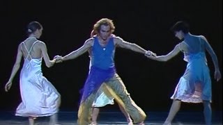 Maurice Béjart  « A force de partir  » ballet avec Jorge Donn Musique de Gustav Mahler [upl. by Rudiger]