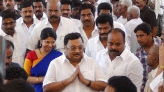 Kanimozhi Azhagiri Bonding in Madurai  Junior Vikatan [upl. by Leinto]