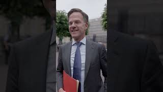 De koning rijdt niet elke dag in een Glazen Koets rutte koning prinsjesdag [upl. by Mcgraw523]