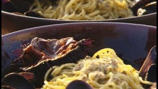 Peppes Sicilië  Pasta met mosselen pistache en zee egel  Peppe Giacomazza [upl. by Gilda]