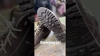 Beweeg je Op naar Lauw de creatieve schoenmaker van Sneek repareren wandelschoenen vibram nacht [upl. by Storm]