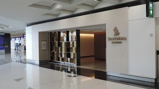 Lounge Tour Singapore Airlines SilverKris Lounge Hong Kong HKG [upl. by Sharron]