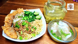 MIE AYAM BANGKA KOMPLIT DENGAN ACAR CABE RAWIT PANGSIT GORENG DAN REBUS [upl. by Conger]