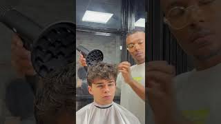 Corte de pelo mohicano moderno barber healthylifestyle barbershop haircut fade [upl. by Anaitak]