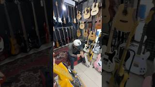 Gitar ini laris banget ya [upl. by Hanforrd]