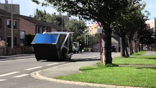 Ramassage des déchets ménagers avec un cheval de trait Collecte hippomobile [upl. by Lasley809]