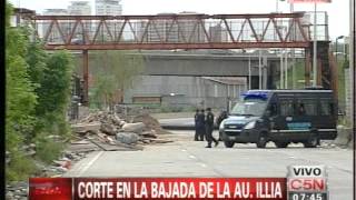 C5N  SOCIEDAD CORTE EN BAJADA DE AUTOPISTA ILLIA CASAS SOBRE LAS VIAS PARTE 1 [upl. by Tnaryb]