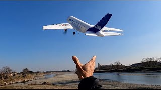 トイラジコンのエアバスＡ380を飛行させてみました。 [upl. by Treblah]