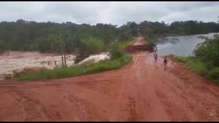 Barragem São José do Rio Claro rompe [upl. by Aggappora]