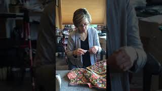 Flange Binding Tutorial with Sue from Grubers Quilt Shop [upl. by Efeek]