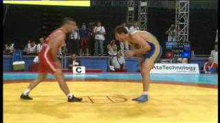 84kg  Albert Saritov RUS vs Zaurbek Sokhiev UZB 2011 world championship [upl. by Mcmath]