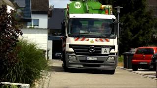 Müllabfuhr Seitenlader leert Mülleimer  German Garbage Truck [upl. by Ahseret]