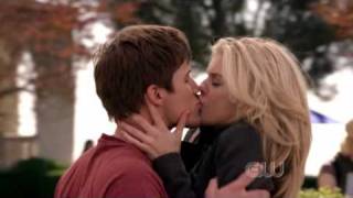 90210  Naomi amp Liam Beijo no Estacionamento  Kiss In The Parking Lot [upl. by Adnahcal]