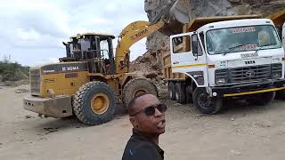 The machine E X G M A L950 Operator is women loading quarry westi in the trucks Tata [upl. by Tehc]