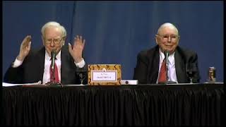 Warren Buffett amp Charlie Munger LongTerm Outlook for Oil Price  2016 Berkshire Annual Meeting [upl. by Kendrick]