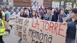 Thousands of furious protesters march in Spain over handling of catastrophic flood [upl. by Ilaire293]