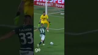 GALHARDO MARCA GOLAÇO COM TOQUE DE GÊNIO  GOIÁS X CHAPECOENSE  shorts  geglobo [upl. by Kordula145]