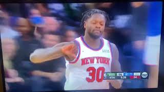 Shut The Fuk Up  Julius Randle Thumbs Down 👎👎 To Fans At MSG For Them 😃😃 [upl. by Liesa600]