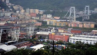 Genua Autobahnbrücke stürzt ein [upl. by Thorstein]