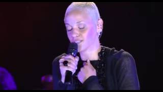 Mariza  Barco Negro  Live in Lisboa [upl. by Chrissy]