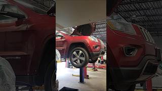 Jeep Grand Cherokee with the 57 V8 Hemi engine has a oil leak [upl. by Pitzer]