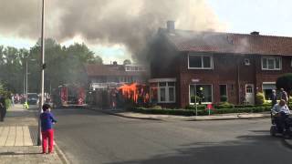 Brand in tuinhuisje overgeslagen naar woning in Oldenzaal [upl. by Auqinahs]