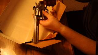 Unboxing Review Smith and Wesson 617 22 [upl. by Wivestad]