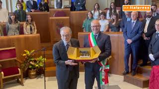 Francis Ford Coppola riceve la Lupa Capitolina in Campidoglio [upl. by Latsyrk]