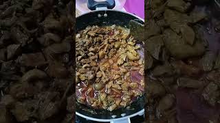 chicken liver chicken gizzards chicken liver curry spicy cchicken [upl. by Sivle]