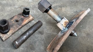 How to Make a Puller Used to Remove the Front Wheel of a Truck if it Gets Stuck  interesting tool [upl. by Anyg]