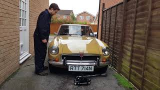 MGB GT  Suspension Dampener Test [upl. by Rickard869]