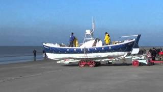 Lancering reddingboot op Ameland [upl. by Lindbom]