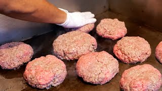 American Food  GIANT ONE POUND HAMBURGERS Jackson Hole Burgers NYC [upl. by Pussej]