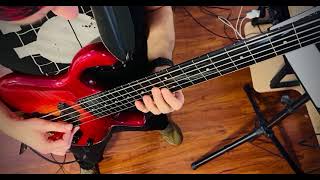 Pedulla Pentabuzz bass solo on 99  Toto David Hungate [upl. by Rorrys121]