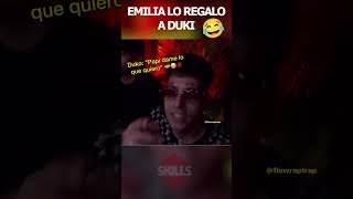 EMILIA REGALÓ a DUKI 😂😂duki emilia emiliamernes [upl. by Tilla]