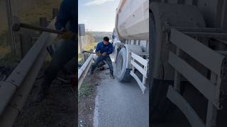 Thats One Easiest Way To Get The Wheel Off of Unit truck [upl. by Mccourt]