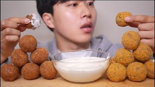 왜이렇게 맛있지 BHC달콤바삭치즈볼 뿌링치즈볼 먹방ㆍASMR Sweet Cheese ball yogurt sauce Mukbang Eating [upl. by Oulman]