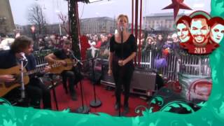 Petra Marklund  Händerna mot himlen Live  Musikhjälpen 2013 [upl. by Zullo780]