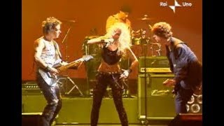 Objection  Shakira live at Uno Di Noi Italy 2002 [upl. by Lihas]