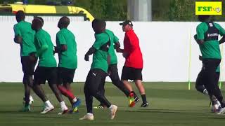 Première séance dentraînement des Lions du Sénégal à Kaluga [upl. by Semyaj982]