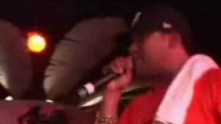 Don omar feat aventura ella y yo en vivo [upl. by Nnyled89]