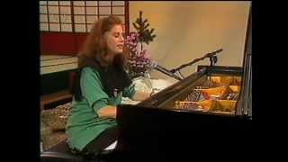 PENNY MCLEAN PERFORMS quotSAG MIR WAS IST LIEBEquot Live 1994 [upl. by Sukramal975]