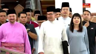 Belanjawan 2025 PM Anwar tiba di Parlimen [upl. by Amaleta]