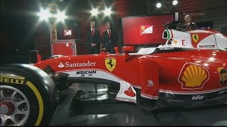 Ferrari muestra su monoplaza para 2016 [upl. by Aicilihp]