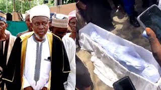 HOLD YOUR TEARS ALAAFIN OYO DED BODY ARRIVE FOR MUSLIM TO PRAYER BEFORE THEY BURIED HIM [upl. by Arima86]