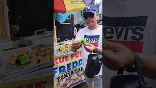 KUE PUKIS ADONANYA SUPER KENTAL  streetfood kulinerbikinngiler [upl. by Arvind]