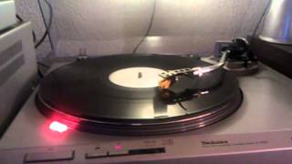 Technics SLD202 Direct Drive Turntable test [upl. by Hsemar]